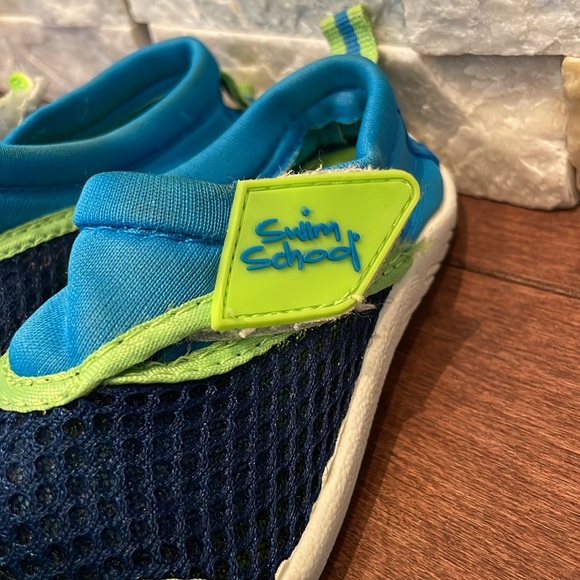 Water Shoes - Picture 2 of 7